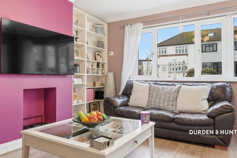3 bedroom semi-detached house for sale, Lingfield Avenue, Upminster, RM14