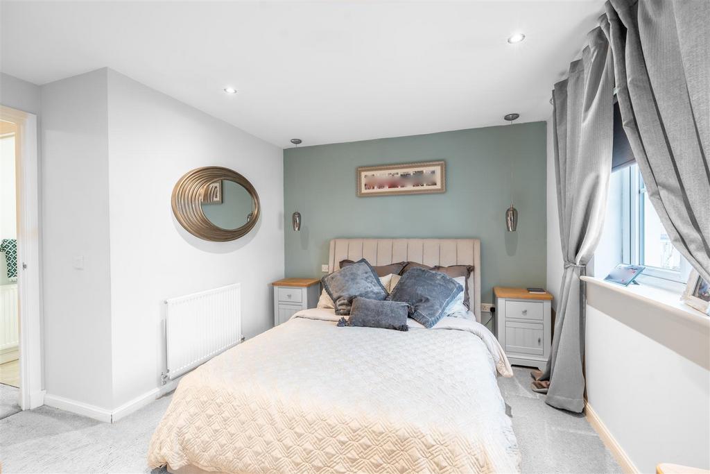 Mainbedroom.jpg