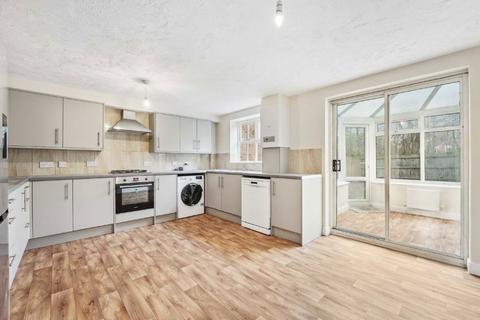 4 bedroom house to rent, Elderfield Place, London SW17
