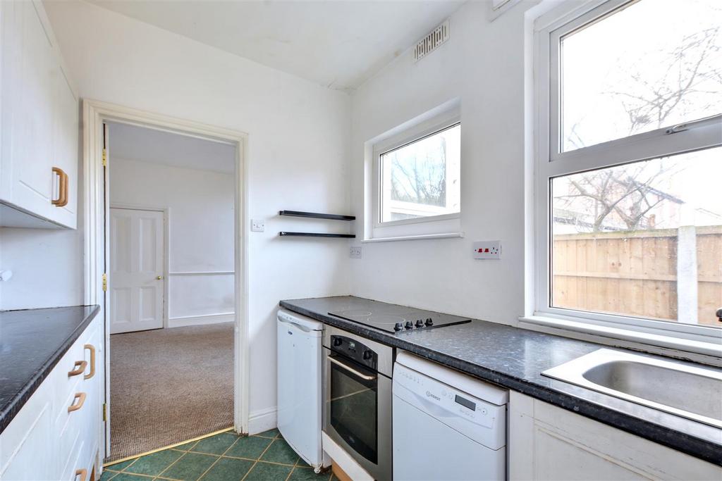 Kitchen 2.jpeg