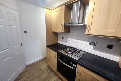 2 bedroom semi-detached house to rent, Cinder Bank, Dudley DY2