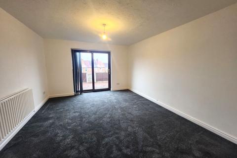 2 bedroom semi-detached house to rent, Cinder Bank, Dudley DY2
