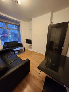 3 bedroom semi-detached house to rent, Metchley Lane, Birmingham B17