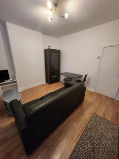 3 bedroom semi-detached house to rent, Metchley Lane, Birmingham B17