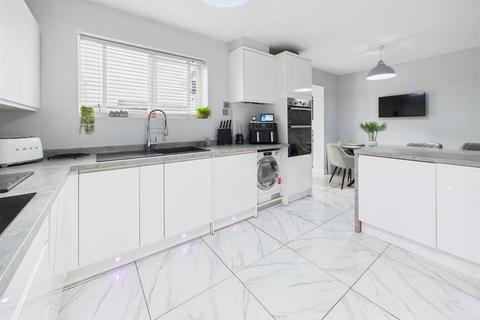 3 bedroom semi-detached house for sale, Munsley Grove, Matson, Gloucester