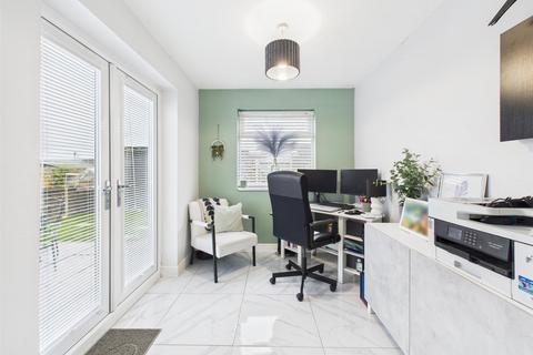 3 bedroom semi-detached house for sale, Munsley Grove, Matson, Gloucester