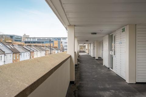 2 bedroom flat for sale, Athlone Square, Windsor