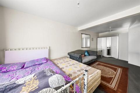 3 bedroom house for sale, Coronation Road, Hayes