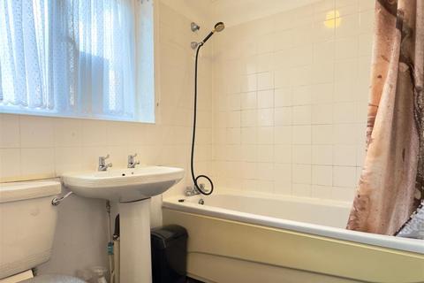 undefined, Kitchener Road, High Wycombe HP11