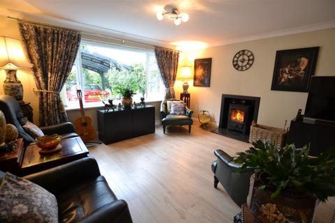 3 bedroom detached house for sale, 117 Etnam Street, Leominster