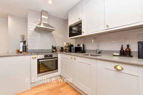2 bedroom ground floor flat for sale, Welcomes Road, Kenley, Surrey