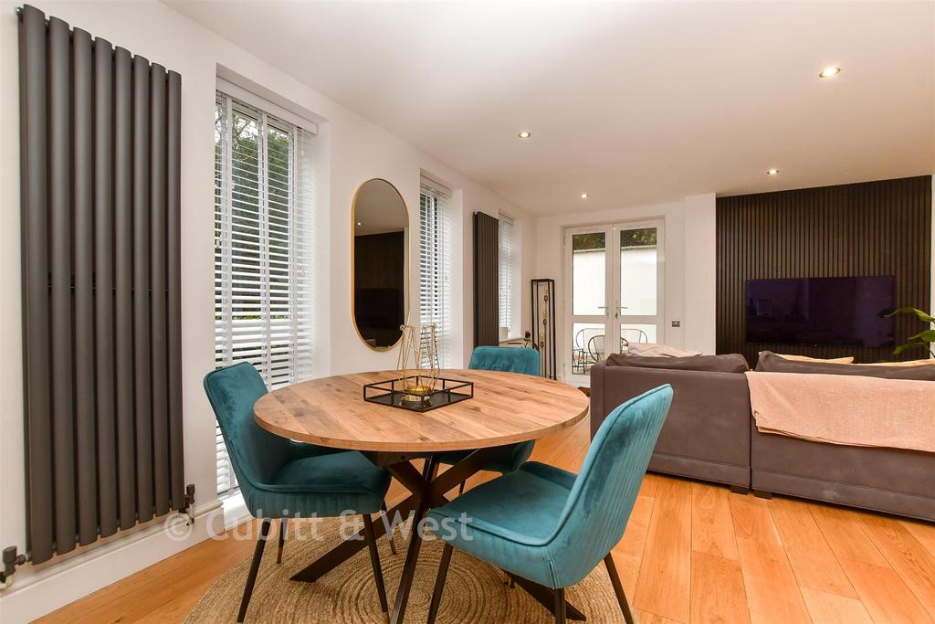 Kitchen / Lounge / Diner