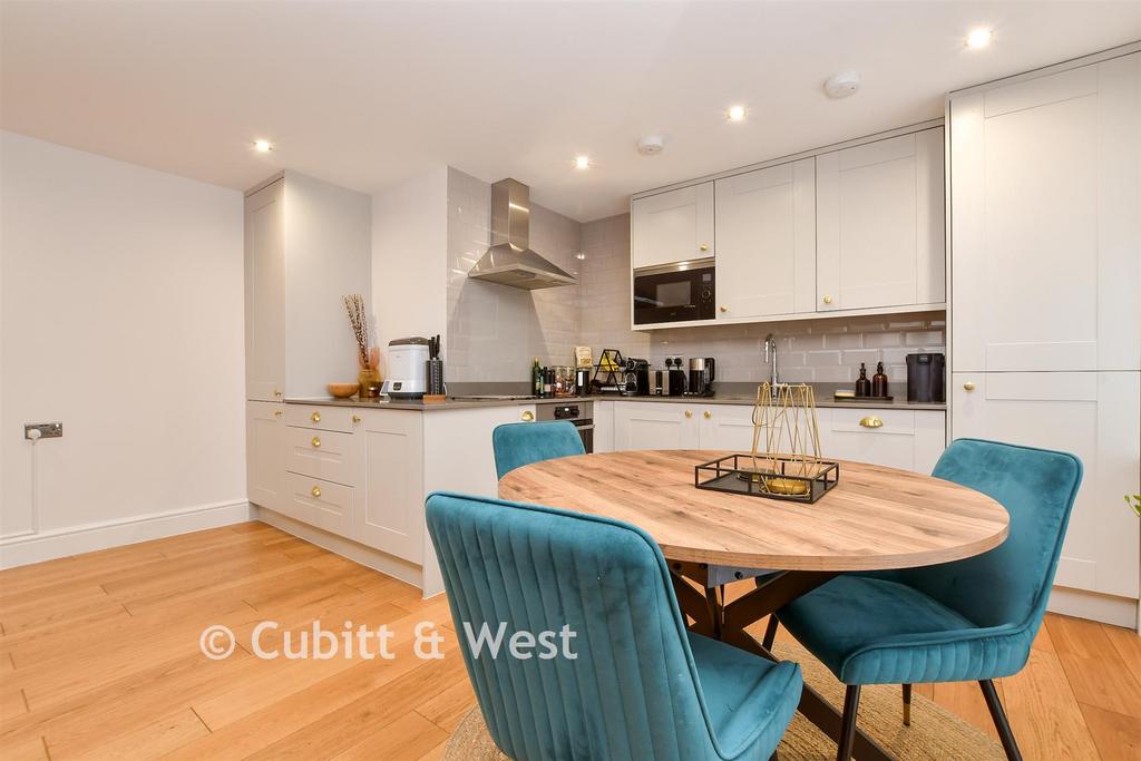 Kitchen / Lounge / Diner