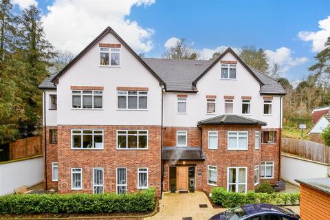 2 bedroom ground floor flat for sale, Oakhill House, Kenley CR8