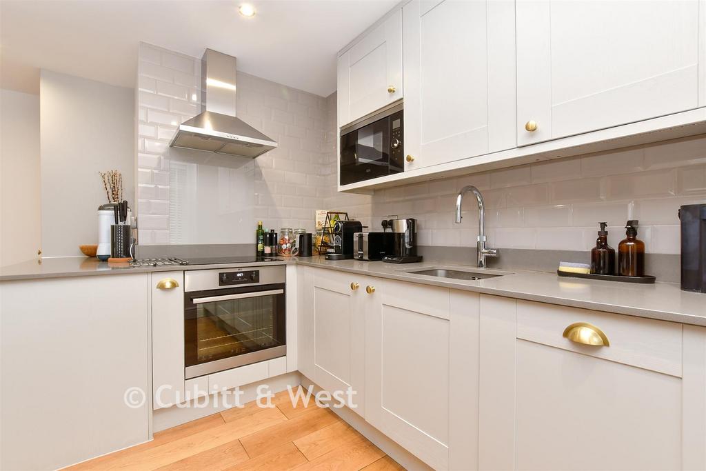 Kitchen / Lounge / Diner