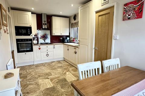 2 bedroom bungalow for sale, King Ine South, Somerset TA20