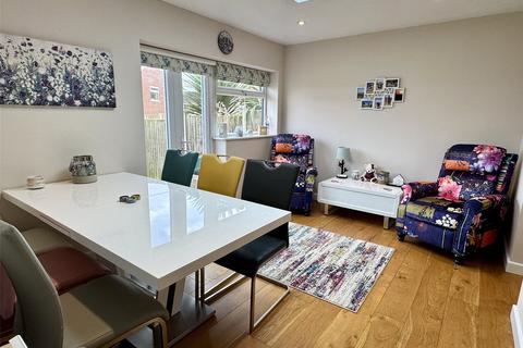 2 bedroom bungalow for sale, King Ine South, Somerset TA20