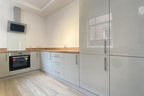 3 bedroom terraced house for sale, Broughton Avenue, Doncaster
