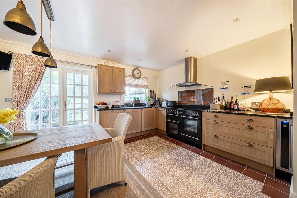 1398220-5-69650f6a9c52c.jpg