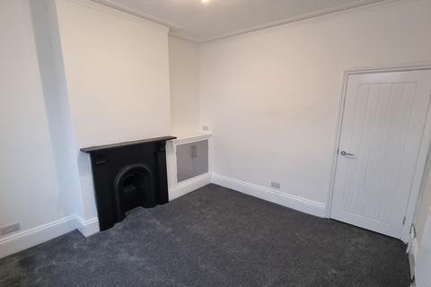 2 bedroom terraced house to rent, King Street, Loughborough LE11