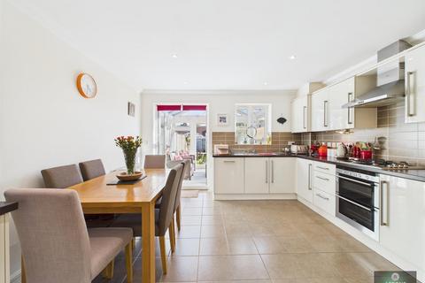 undefined, Argyll Court, Southgate RH11