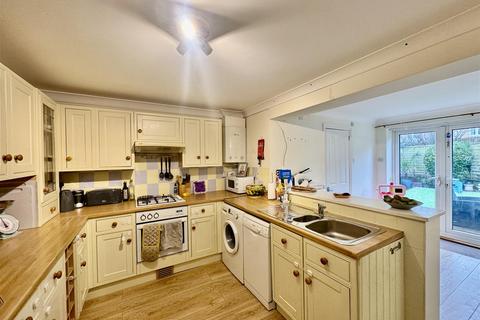 2 bedroom semi-detached house for sale, Sandringham Close, Seaford