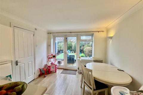 2 bedroom semi-detached house for sale, Sandringham Close, Seaford