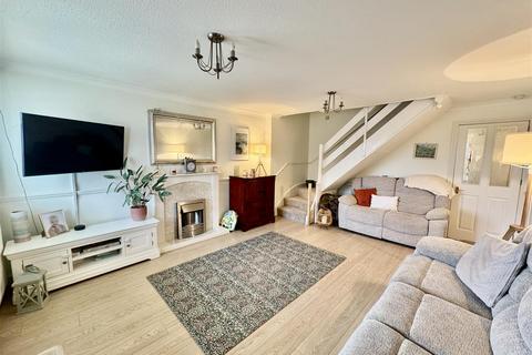 2 bedroom semi-detached house for sale, Sandringham Close, Seaford
