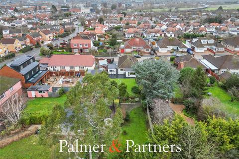 3 bedroom bungalow for sale, Fraser Close, Essex CM2