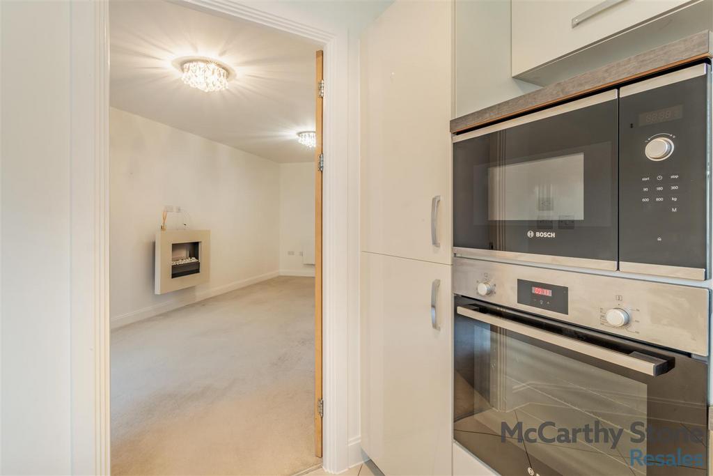 8674989-interior12.jpg