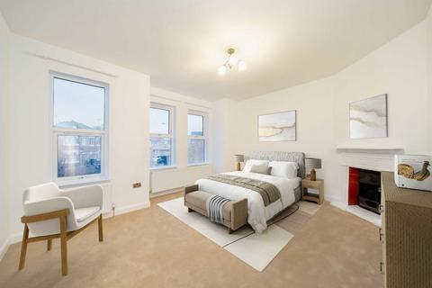 4 bedroom terraced house to rent, Parkfield Road, London NW10