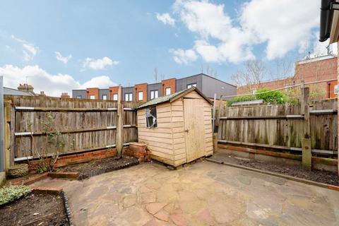 4 bedroom terraced house to rent, Parkfield Road, London NW10