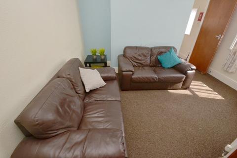 6 bedroom detached house to rent, (6 bed) Henry Road, West Bridgford NG2