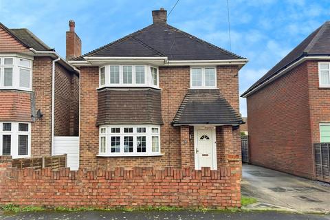 3 bedroom detached house for sale, Avondale Road, Aldershot