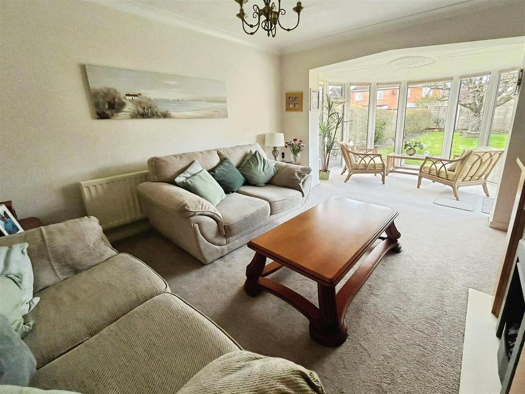 Living Room1.jpg