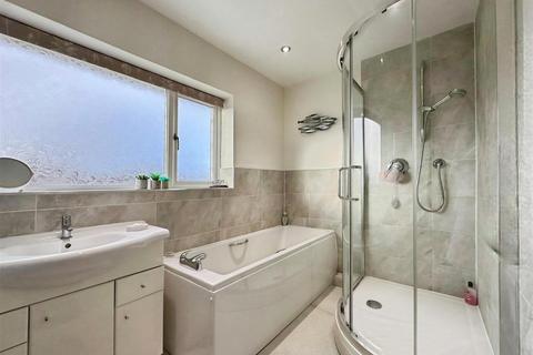 3 bedroom detached house for sale, Avondale Road, Aldershot
