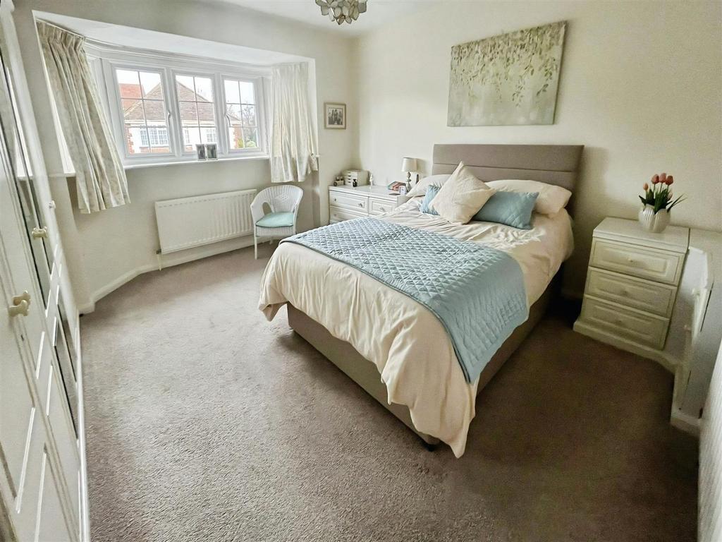 282bc6fb-bedroom 201.jpg
