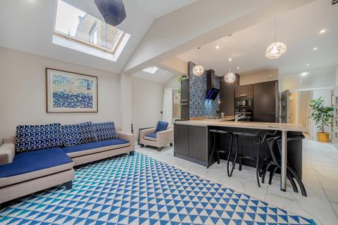 2 bedroom property to rent, Phoenix Road, London, SE20