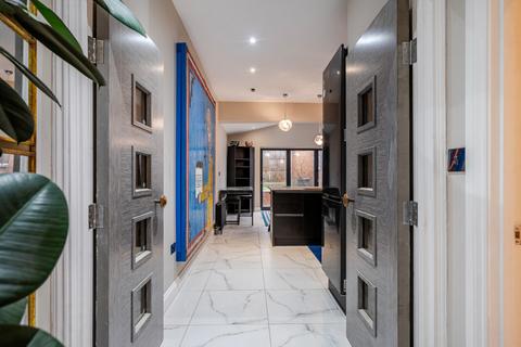 2 bedroom property to rent, Phoenix Road, London, SE20
