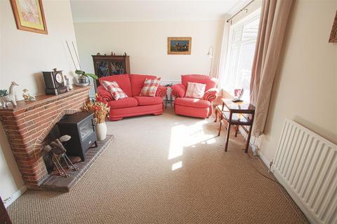 2 bedroom semi-detached bungalow for sale, Jacqueline Gardens, Billericay CM12