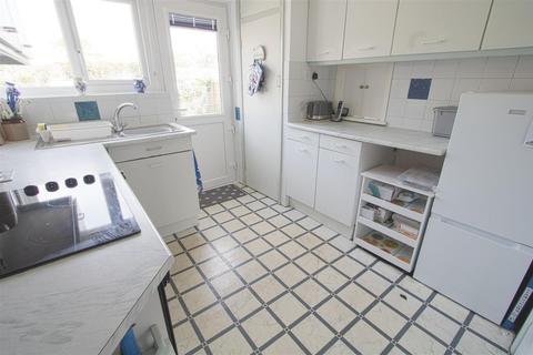 2 bedroom semi-detached bungalow for sale, Jacqueline Gardens, Billericay CM12