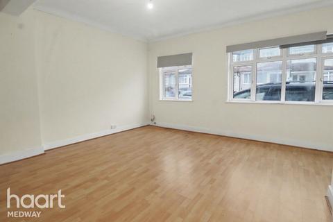 1 bedroom apartment to rent, Boundary Road, CHATHAM