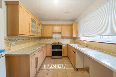 3 bedroom terraced house for sale, Redcar Road, Romford, RM3