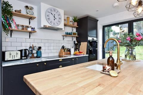 2 bedroom semi-detached house for sale, Carpenter Way, Potters Bar, EN6