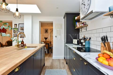 2 bedroom semi-detached house for sale, Carpenter Way, Potters Bar, EN6