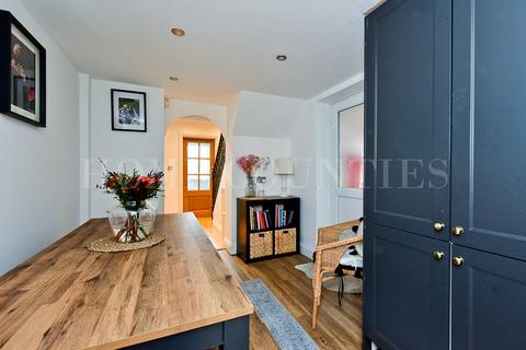 2 bedroom semi-detached house for sale, Carpenter Way, Potters Bar, EN6