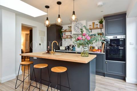 2 bedroom semi-detached house for sale, Carpenter Way, Potters Bar, EN6