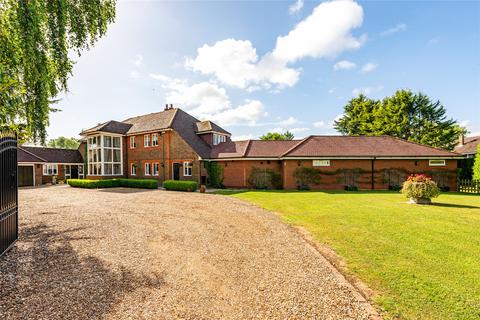 undefined, The Drive, Horton, Northamptonshire, NN7