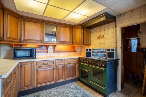 5 bedroom end of terrace house for sale, Park Avenue, Northfleet, Gravesend, Kent, DA11