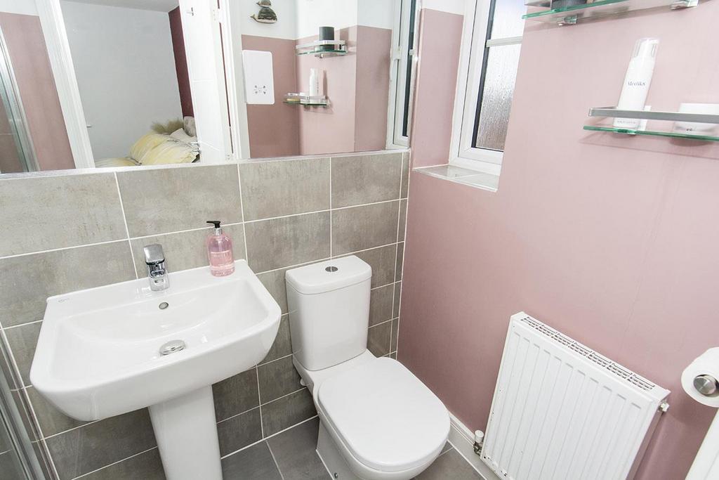 Master En-Suite